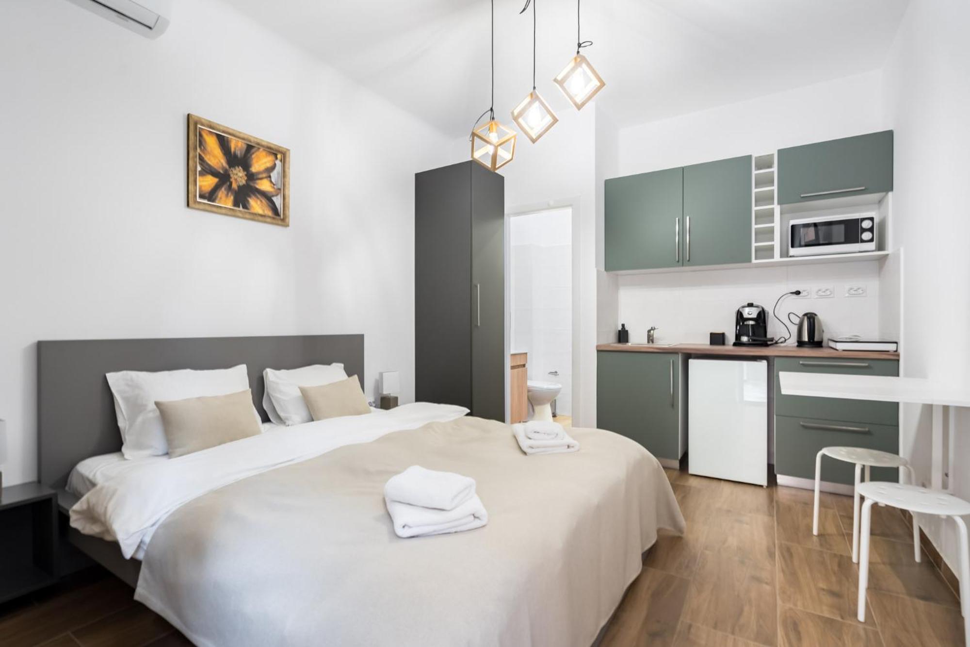 Urban Walls Apartments 5B Bucharest Exterior photo